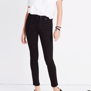 Madewell 9" Skinny Jeans in ISKO Stay Black™